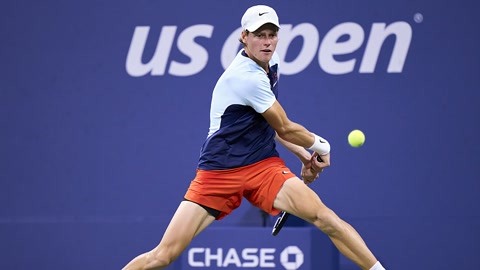 国队突破重 国队突破重