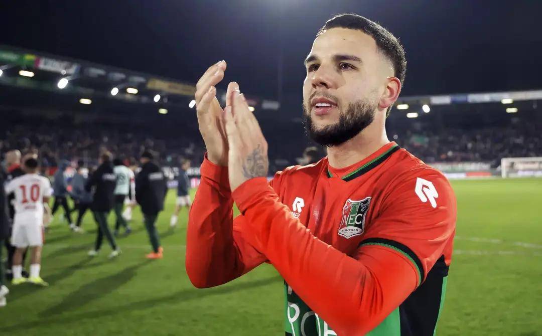 地看待教练 地看待教练