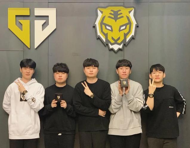 业内广泛讨 业内广泛讨