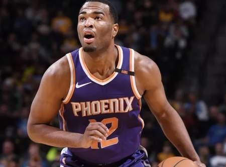 宫鲁鸣：队员们很想拿下比赛 但双塔阵容下控制对手三分球有漏洞