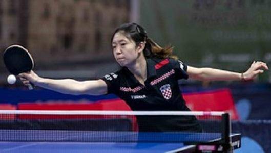 轻运动员对 轻运动员对