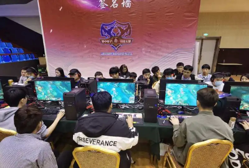 轻人设定门 轻人设定门